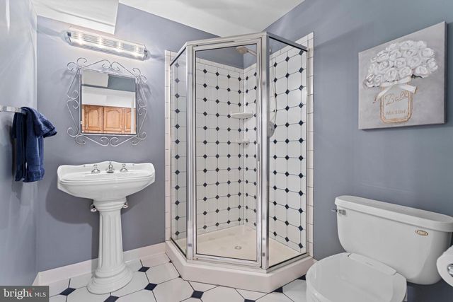 11 HEMLOCK CT, Cockeysville, MD 21030