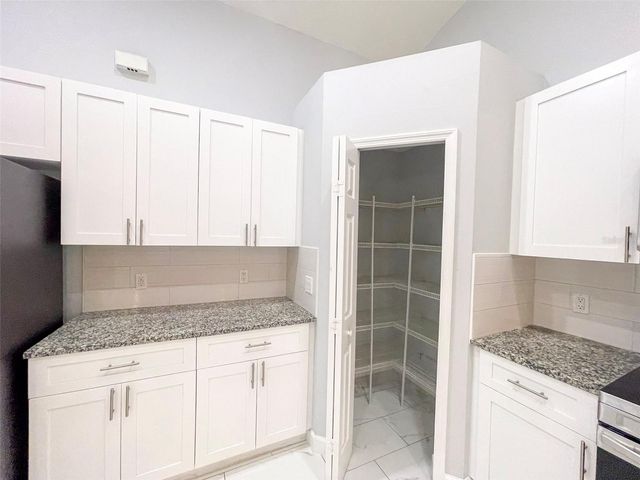 2116 NE 17TH AVENUE, Cape Coral, FL 33909