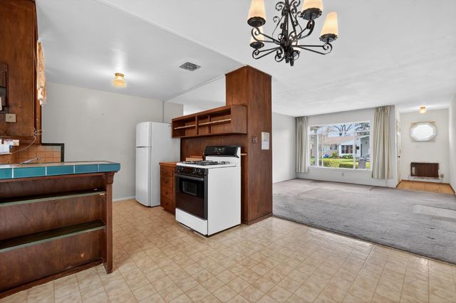 2113 Yorkshire Rd, Sacramento, CA 95815