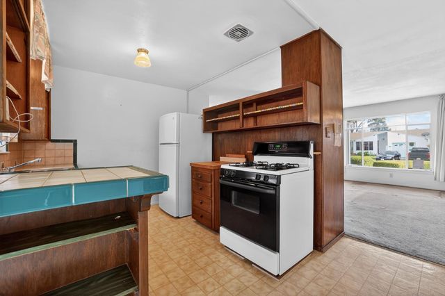 2113 Yorkshire Rd, Sacramento, CA 95815