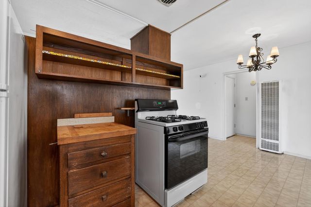 2113 Yorkshire Rd, Sacramento, CA 95815