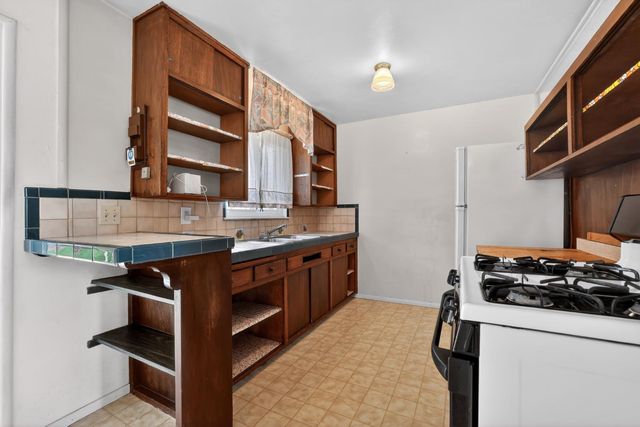 2113 Yorkshire Rd, Sacramento, CA 95815