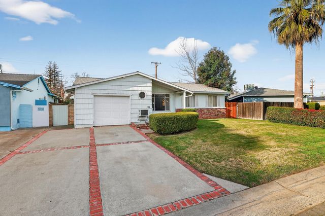 2113 Yorkshire Rd, Sacramento, CA 95815