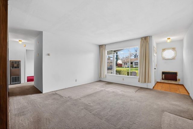 2113 Yorkshire Rd, Sacramento, CA 95815