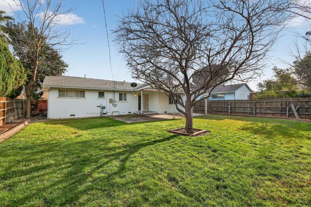 2113 Yorkshire Rd, Sacramento, CA 95815