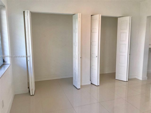 2250 Bay Dr 8, Miami Beach, FL 33141