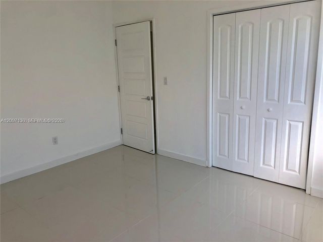 2250 Bay Dr 8, Miami Beach, FL 33141