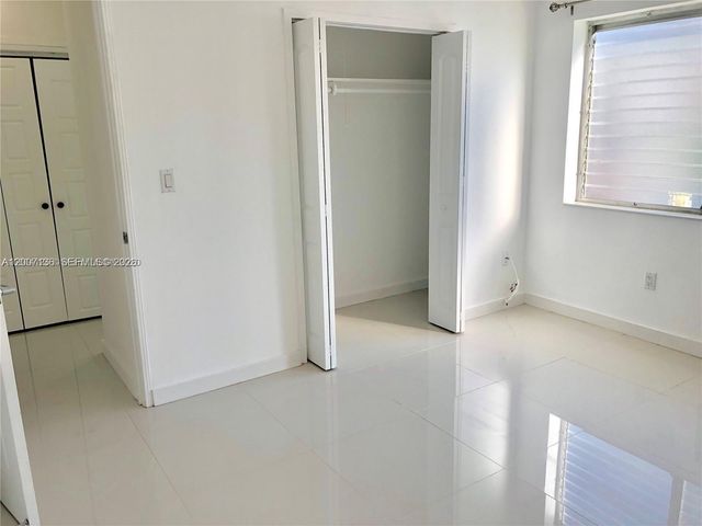 2250 Bay Dr 8, Miami Beach, FL 33141