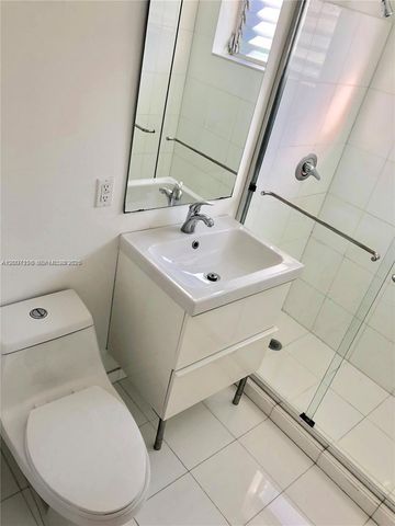 2250 Bay Dr 8, Miami Beach, FL 33141