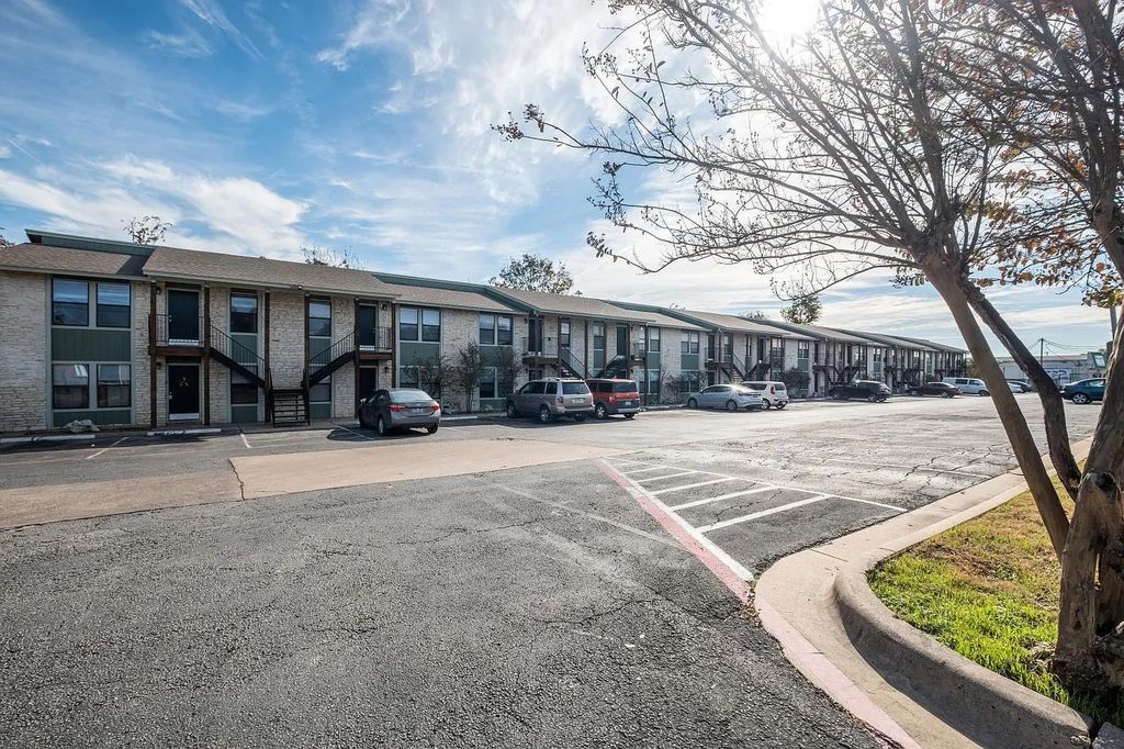 1111 Sunrise RD 14, Round Rock, TX 78664