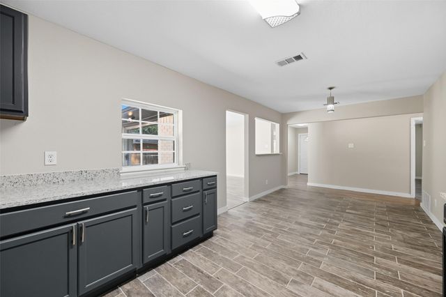 1927 Riverway Drive, Dallas, TX 75217