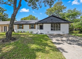 1927 Riverway Drive, Dallas, TX 75217