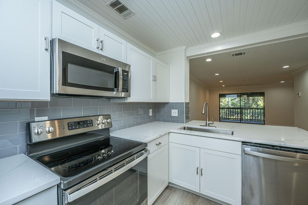 1530 Fort Johnson Road 1g, James Island, SC 29412