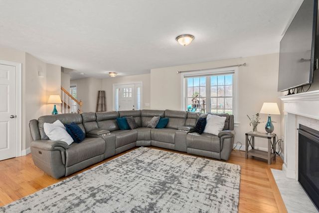 5 Glebe St, Rehoboth, MA 02769