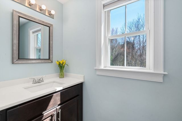 5 Glebe St, Rehoboth, MA 02769