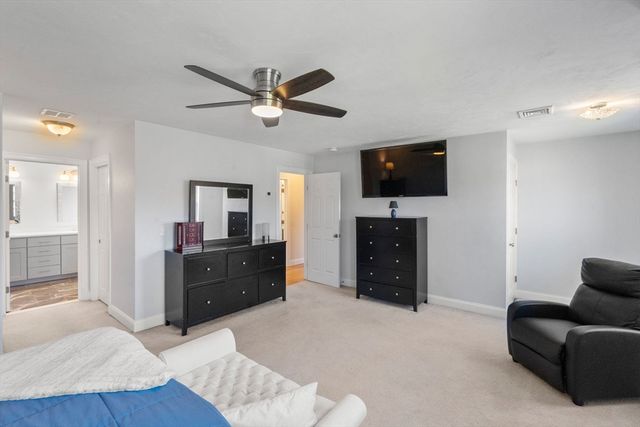 5 Glebe St, Rehoboth, MA 02769