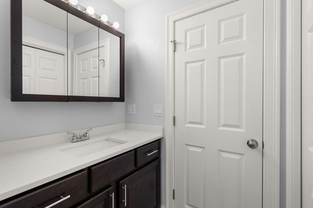 5 Glebe St, Rehoboth, MA 02769