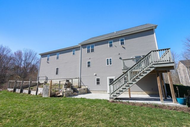 5 Glebe St, Rehoboth, MA 02769