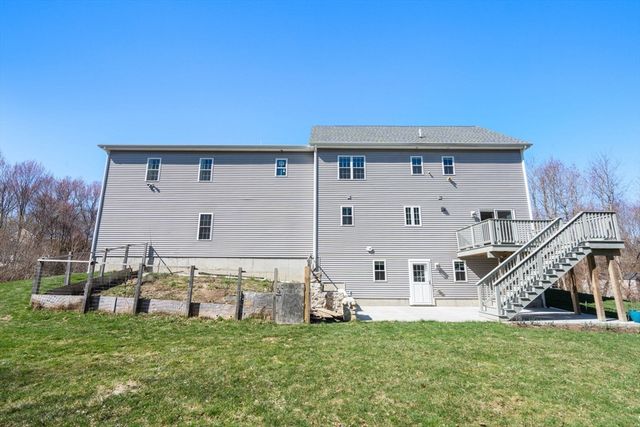 5 Glebe St, Rehoboth, MA 02769