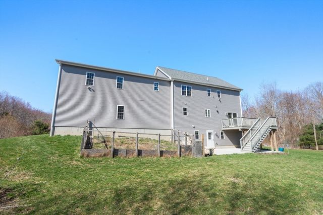 5 Glebe St, Rehoboth, MA 02769