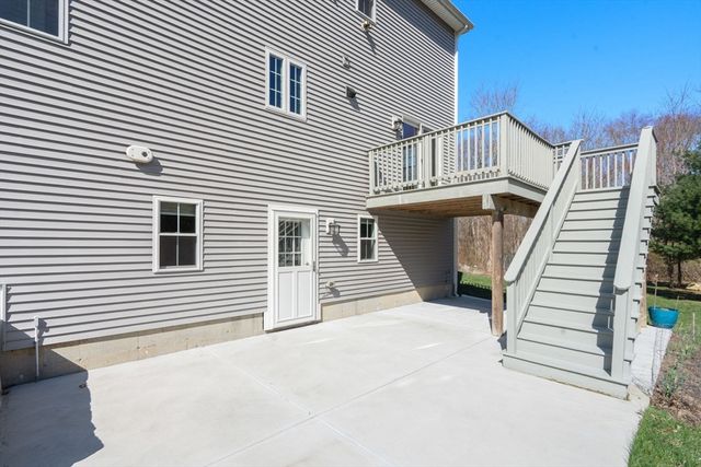 5 Glebe St, Rehoboth, MA 02769