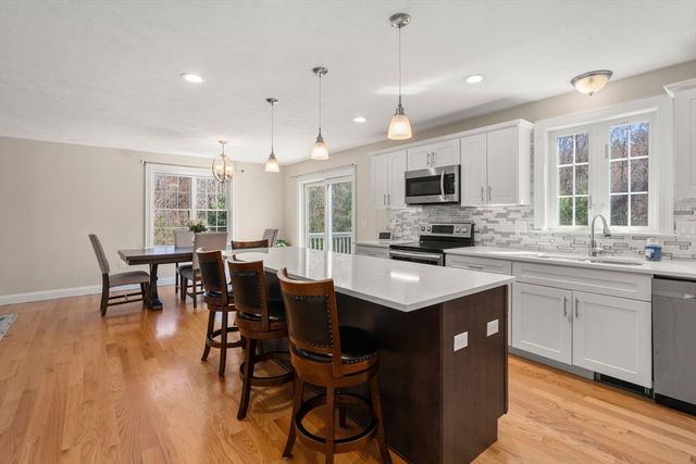 5 Glebe St, Rehoboth, MA 02769