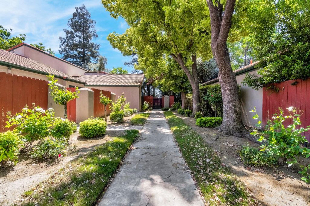 Image 1 of property listing at 5965 E Shields Avenue # 180, Fresno, CA 93727