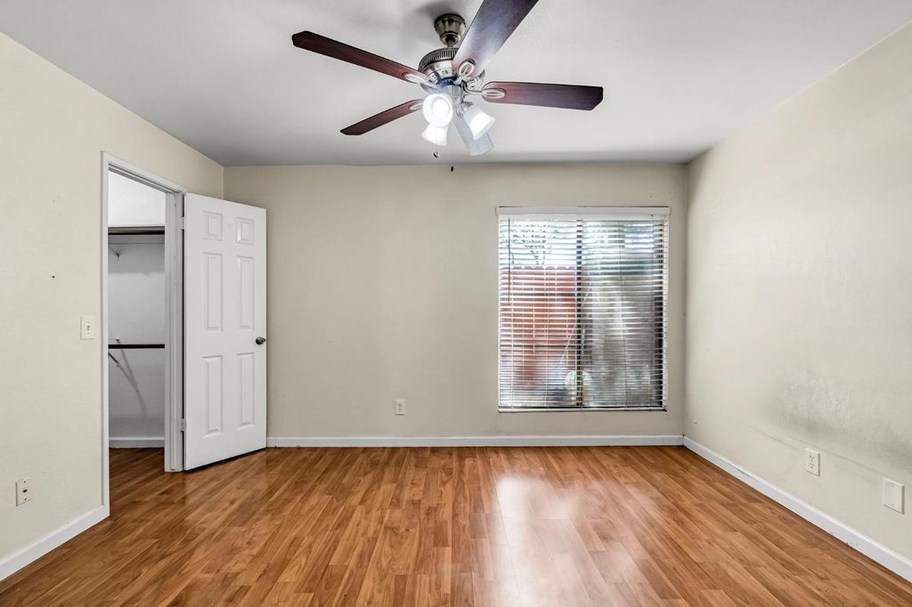 Image 21 of property listing at 5965 E Shields Avenue # 180, Fresno, CA 93727