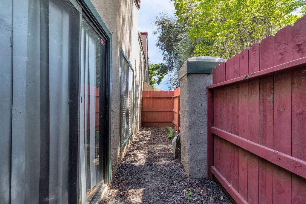 Image 26 of property listing at 5965 E Shields Avenue # 180, Fresno, CA 93727