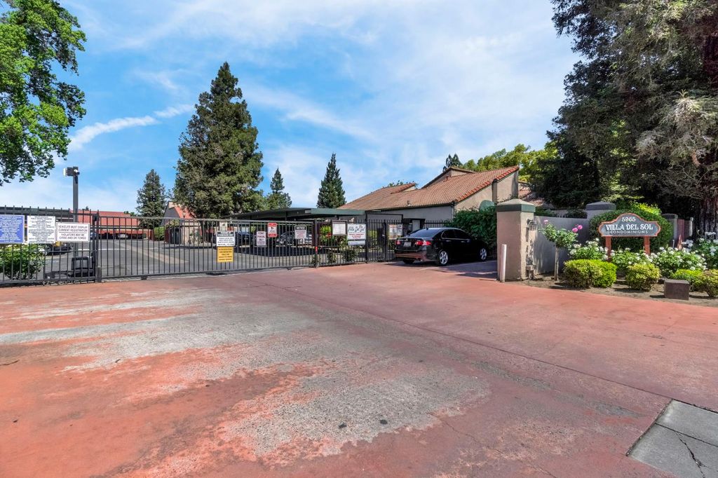 Image 28 of property listing at 5965 E Shields Avenue # 180, Fresno, CA 93727