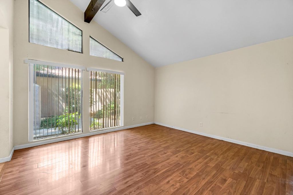 Image 6 of property listing at 5965 E Shields Avenue # 180, Fresno, CA 93727