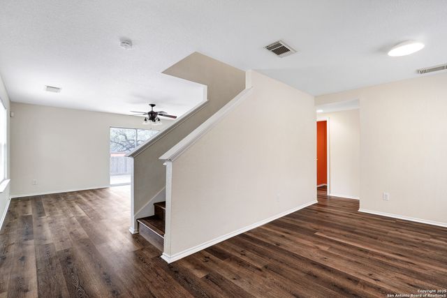 827 Clover Creek, San Antonio, TX 78245