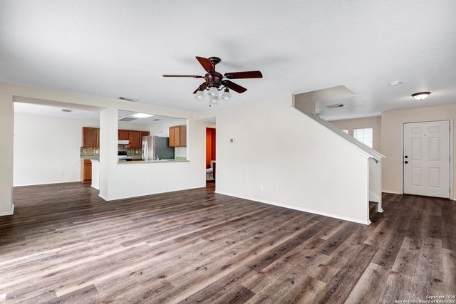 827 Clover Creek, San Antonio, TX 78245