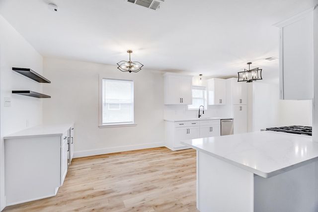 662 Birchwood Drive, Port Neches, TX 77651