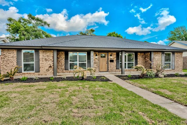662 Birchwood Drive, Port Neches, TX 77651