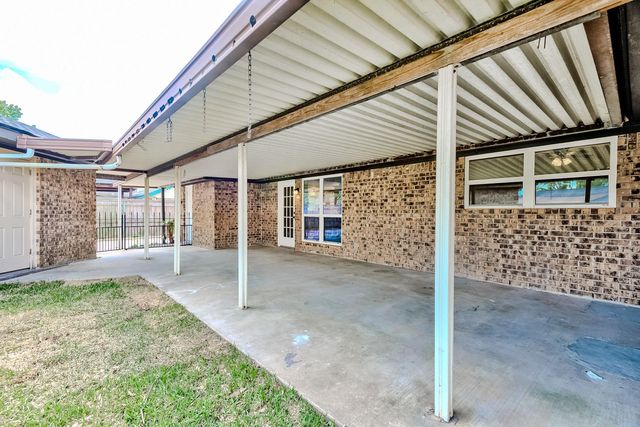 662 Birchwood Drive, Port Neches, TX 77651