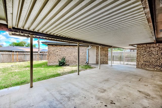 662 Birchwood Drive, Port Neches, TX 77651