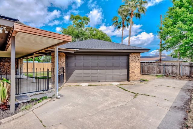 662 Birchwood Drive, Port Neches, TX 77651