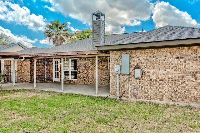 662 Birchwood Drive, Port Neches, TX 77651