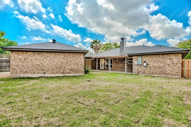 662 Birchwood Drive, Port Neches, TX 77651