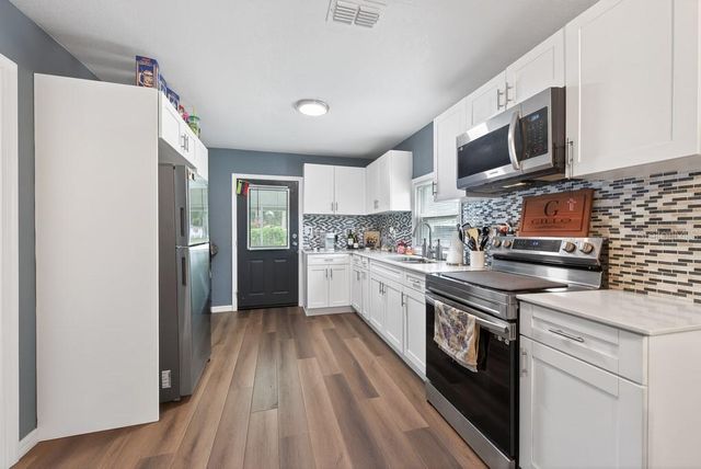 6101 ANNA AVENUE, Gibsonton, FL 33534