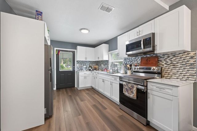 6101 ANNA AVENUE, Gibsonton, FL 33534