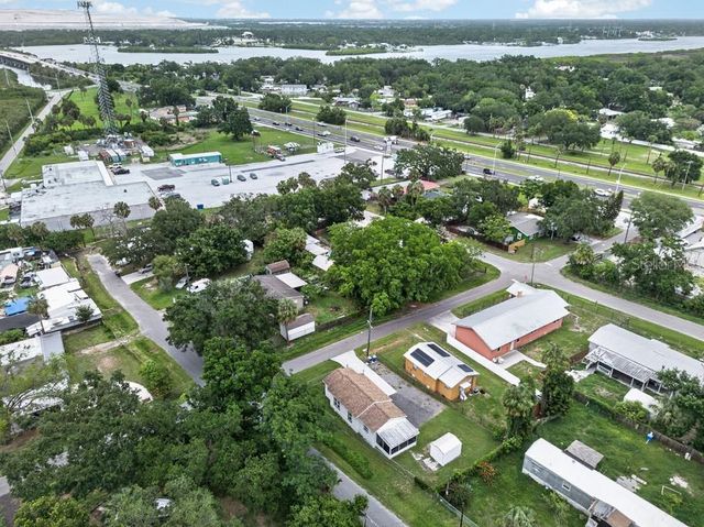 6101 ANNA AVENUE, Gibsonton, FL 33534