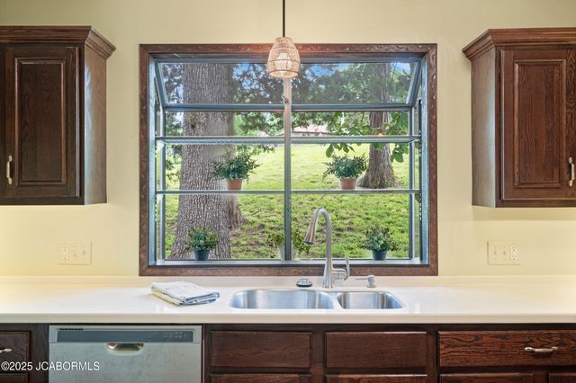 2036 WENDEMERE COURT, Jefferson City, MO 65109