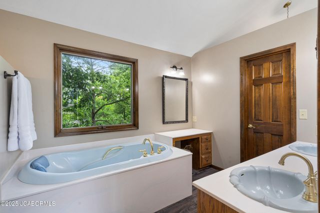 2036 WENDEMERE COURT, Jefferson City, MO 65109