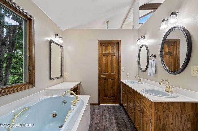 2036 WENDEMERE COURT, Jefferson City, MO 65109