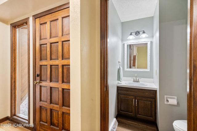 2036 WENDEMERE COURT, Jefferson City, MO 65109