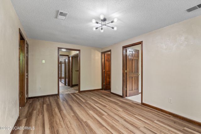 2036 WENDEMERE COURT, Jefferson City, MO 65109