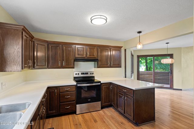 2036 WENDEMERE COURT, Jefferson City, MO 65109