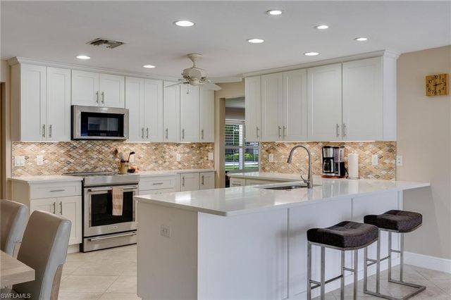 1347 Oaklawn CT, Fort Myers, FL 33919